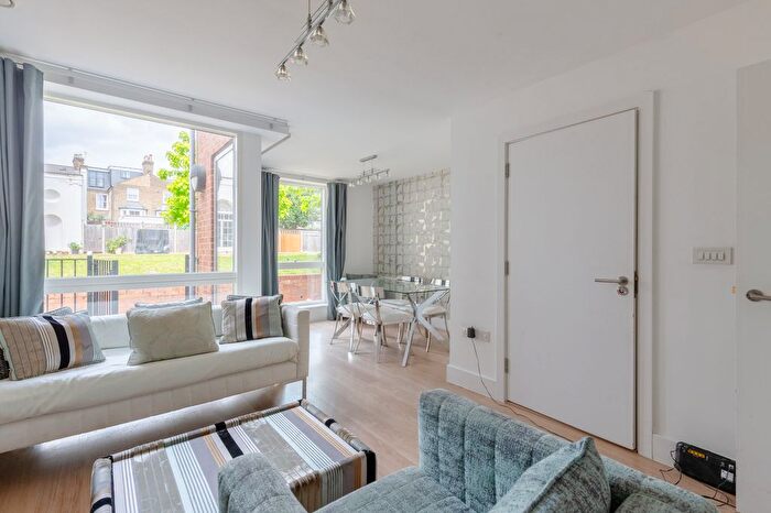 4 Bedroom Property To Rent In Mildenhall Road, London . All Bills Included (Lndn-M), E5