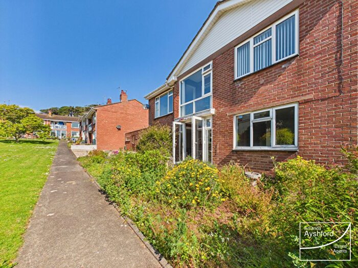 3 Bedroom Flat For Sale In Mead Close, Paignton, TQ3