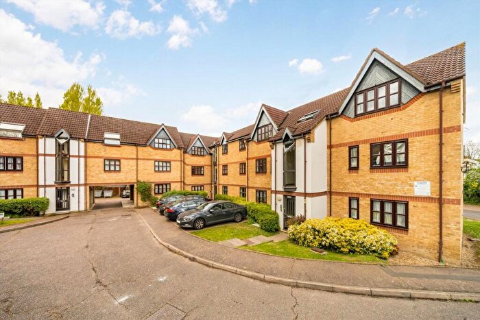 Flat To Rent In Lodgehill Park Close, Harrow, HA2