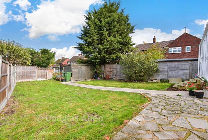 2 Bedroom Semi-Detached House For Sale In Appletree Way, Wickford, Essex, SS11