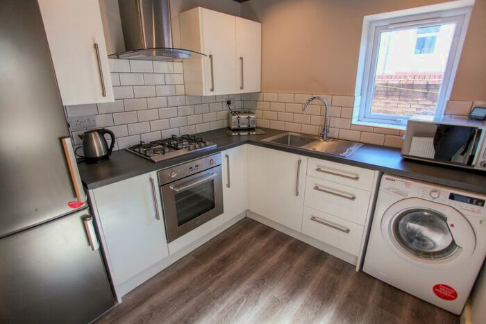 3 Bedroom Terraced House To Rent In Sutcliffe Street, L6