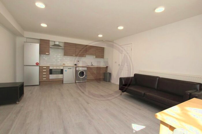 2 Bedroom Flat To Rent In Gloucester Drive, Finsbury Park, N4
