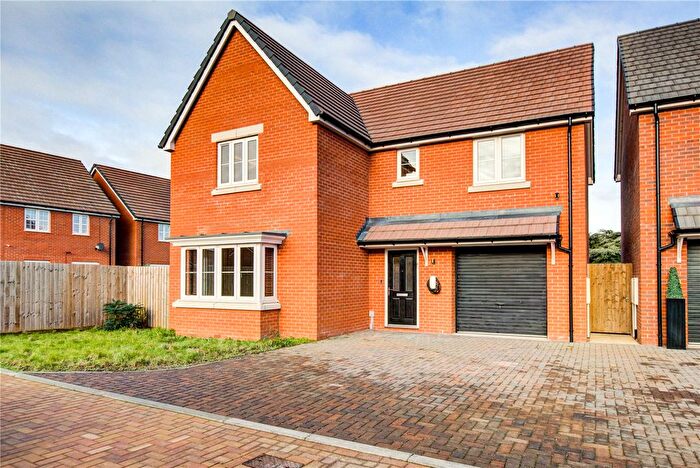 4 Bedroom Detached House For Sale In Hastings Close, Bricket Wood, St. Albans, Hertfordshire, AL2