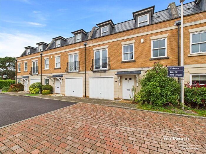 4 Bedroom Town House To Rent In Haden Square, Reading, Berkshire, RG1