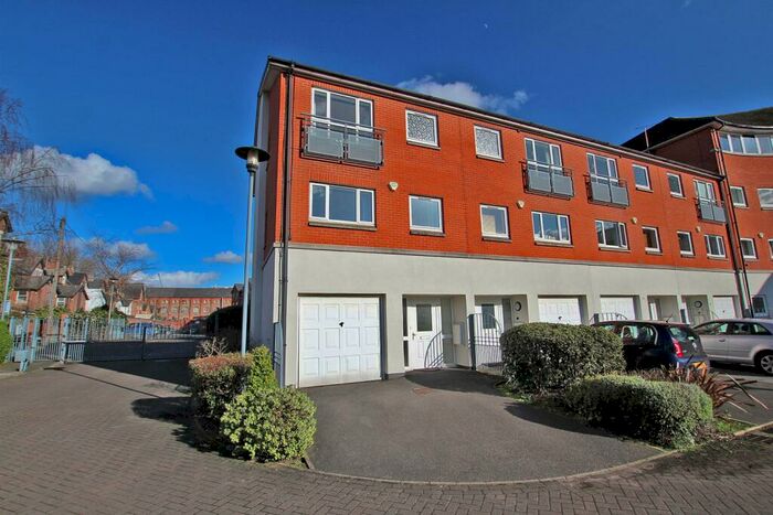 4 Bedroom Town House To Rent In Park Wharf, Castle Marina, Nottingham, NG7