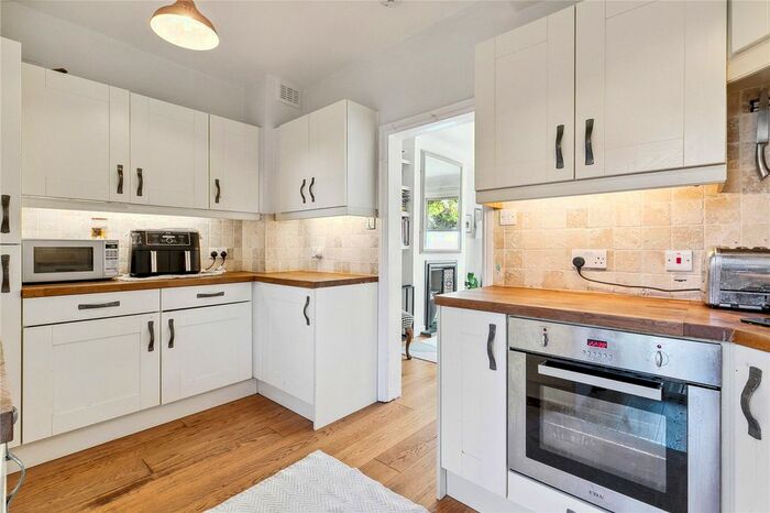 3 Bedroom Detached House To Rent In Derinton Road, London, SW17