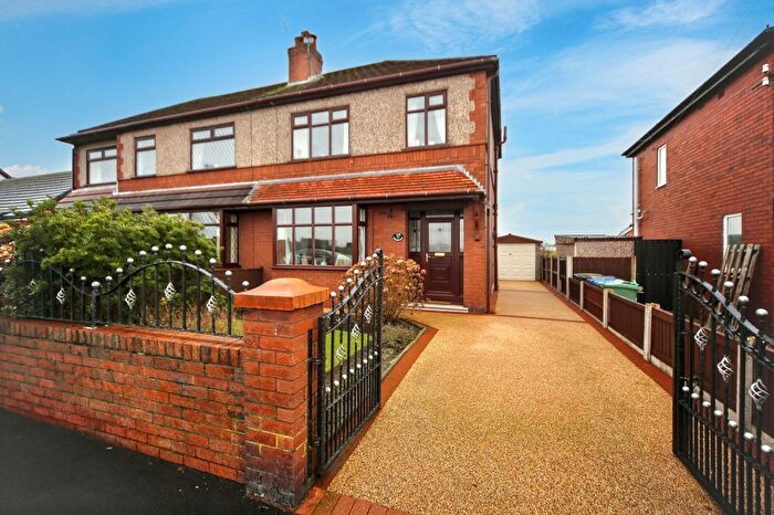 3 Bedroom Semi-Detached House For Sale In Latham Lane, Orrell, WN5