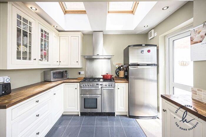 4 Bedroom Flat To Rent In Broad Walk, London, SE3