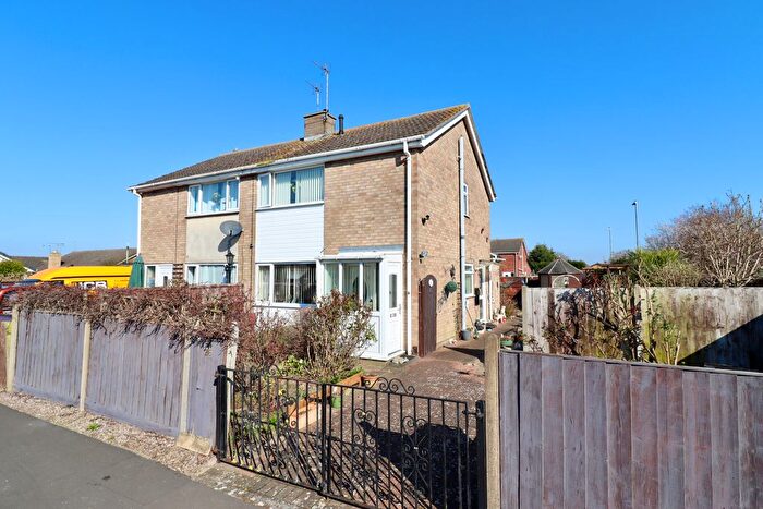 3 Bedroom Semi Detached House For Sale In Sidlaw Grove, Lincoln, LN5