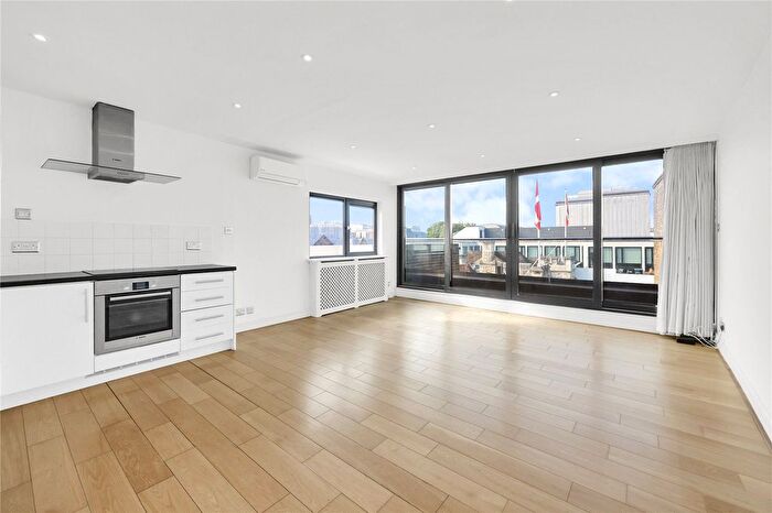 2 Bedroom Flat For Sale In St John Street, London, EC1M