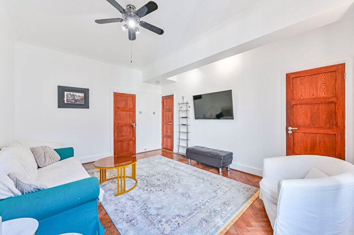 2 Bedroom Flat For Sale In Hallam Street, Marylebone, London, W1W