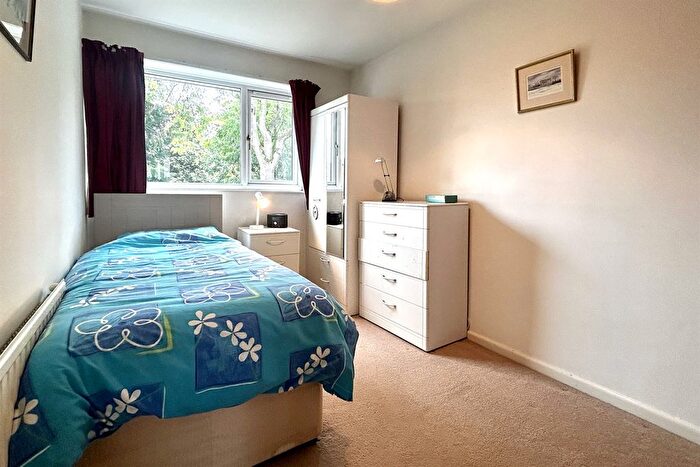 3 Bedroom End Of Terrace House For Sale In Chorlton Drive, Cheadle, SK8