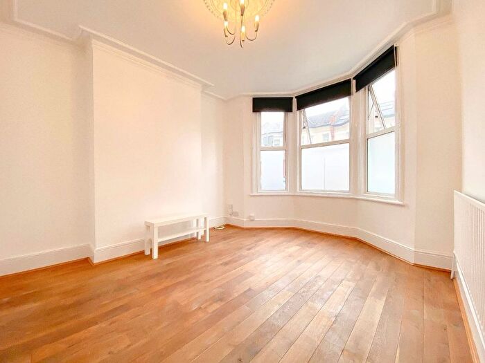 4 Bedroom Terraced House To Rent In Gowan Road, Willesden Green, London, NW10