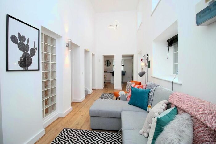 3 Bedroom Flat To Rent In St Thomas, St. Thomas Lofts, Swansea, Abertawe, SA1