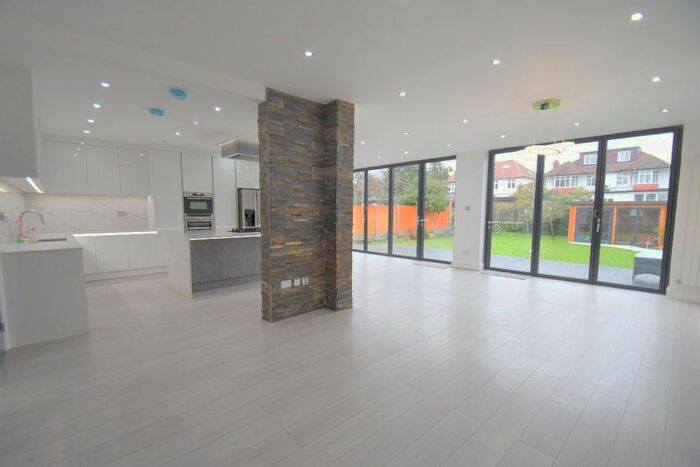 4 Bedroom Detached House To Rent In Corringway, London, W5