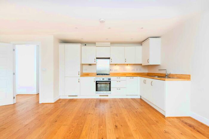 2 Bedroom Flat To Rent In Mansfield Court, Sanditon Way, BN14