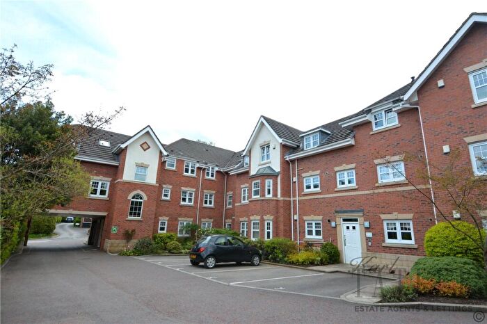 2 Bedroom Flat To Rent In Beacon Lane, Heswall, Wirral, CH60