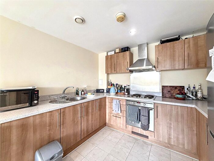 1 Bedroom Flat To Rent In Bassett House, Durnsford Road, Wimbledon Park, London, SW19