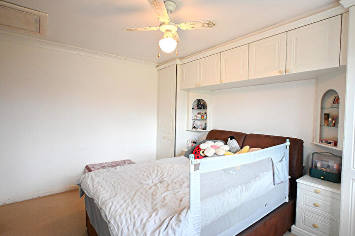 2 Bedroom Bungalow For Sale In Burton Road, Spalding, Lincolnshire, PE11