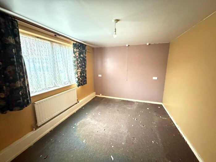 1 Bedroom Flat For Sale In Lyndhurst Gardens, Carlisle, Cumbria, CA2