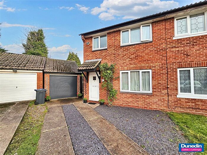 3 Bedroom Semi Detached House For Sale In Fitters Mill Close, Edgbaston, Birmingham, B5