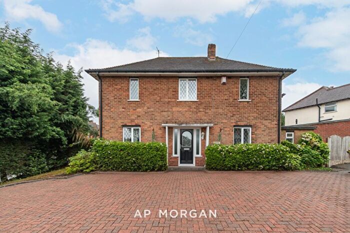 3 Bedroom Semi Detached House For Sale In The Broadway, Dudley, West Midlands, DY1