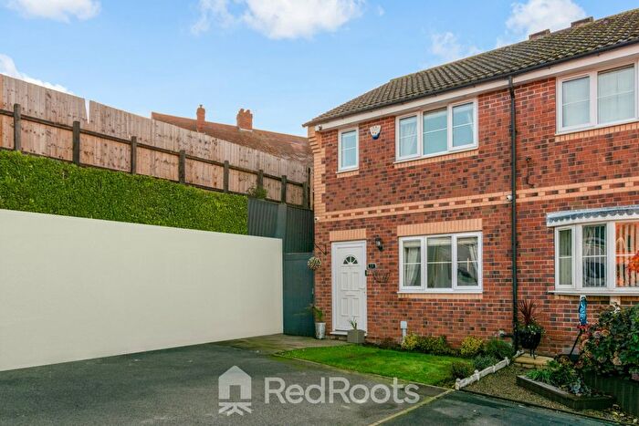 3 Bedroom Semi-Detached House For Sale In Old Mill Close, Hemsworth, WF9