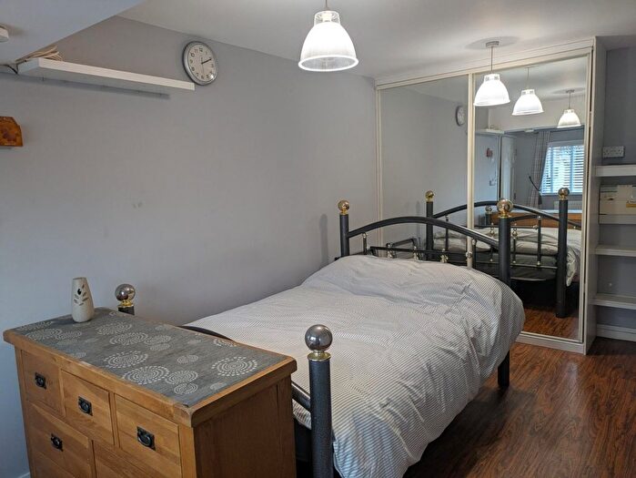 1 Bedroom Flat To Rent In Greenwood Drive, Redhill, RH1