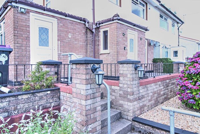 3 Bedroom Semi-Detached House For Sale In Wentsland Crescent, Pontypool, NP4