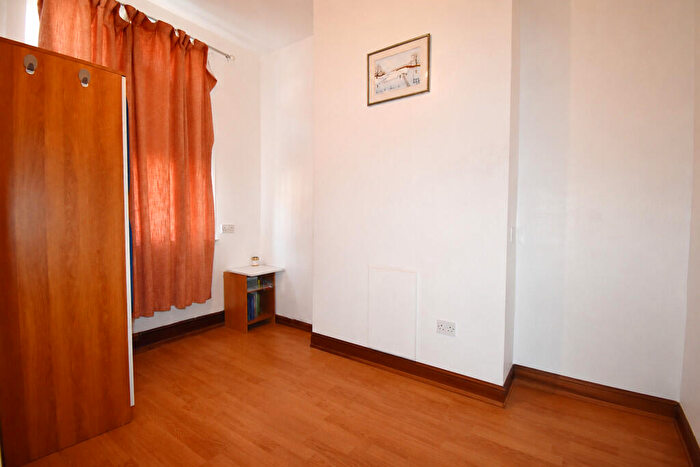 3 Bedroom Terraced House For Sale In Colchester Street, Coventry, CV1 - Photo 4