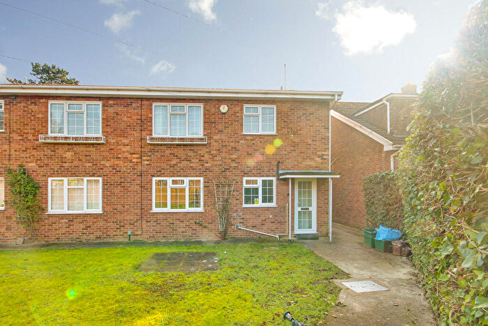 2 Bedroom Ground Maisonette For Sale In The Chestnuts, Gloucester, GL1