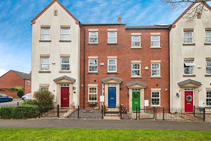 5 Bedroom Property For Sale In Pennyhill Lane, West Bromwich, B71