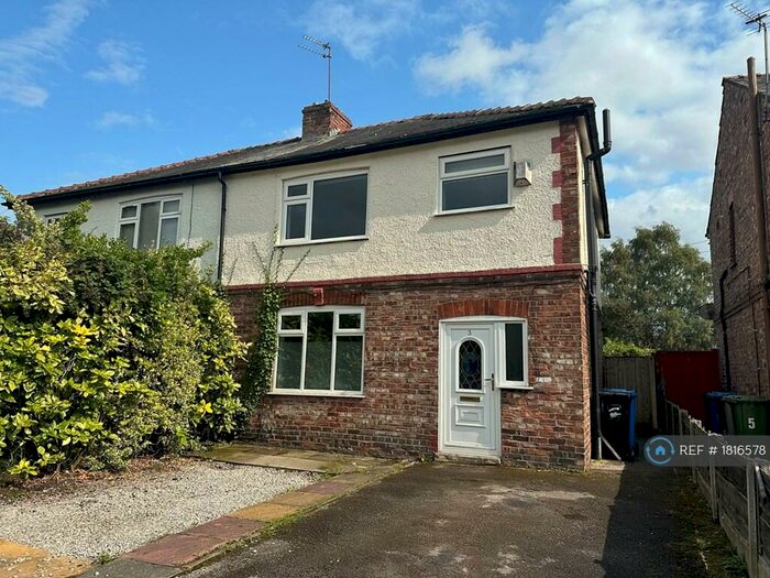 3 Bedroom Semi-Detached House To Rent In Cooper Street, Stretford, Manchester, M32