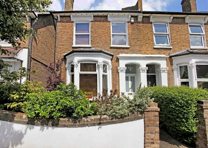 2 Bedroom Apartment To Rent In Ondine Road, Peckham Rye, London, SE15