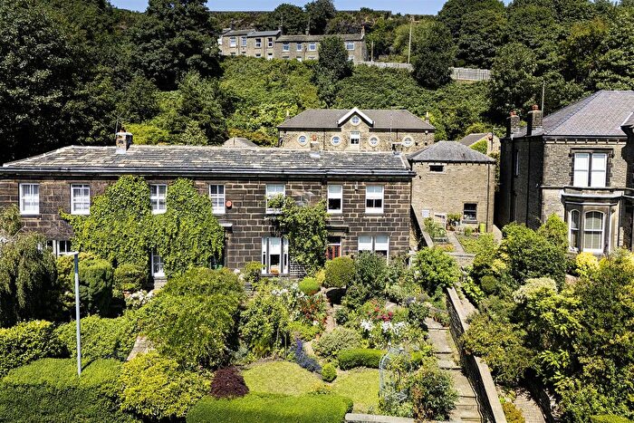 4 Bedroom End Of Terrace House For Sale In Longwood Gate, Longwood, Huddersfield, HD3