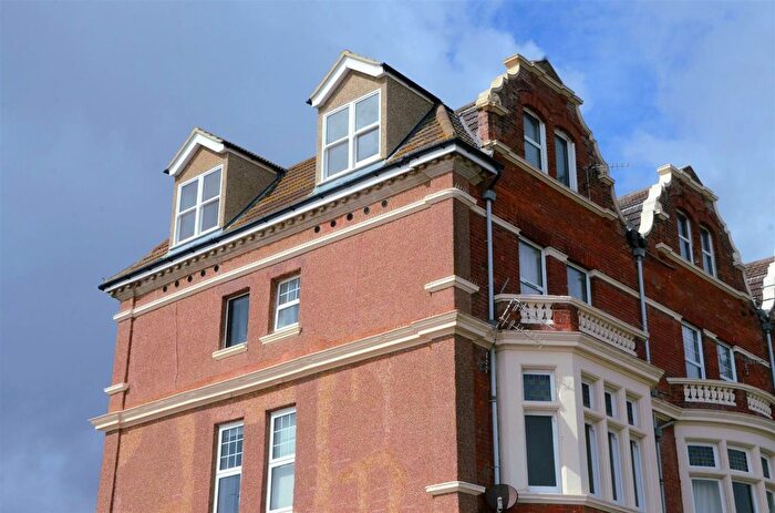 2 Bedroom Flat For Sale In Grosvenor Gardens, St. Leonards-On-Sea, TN38