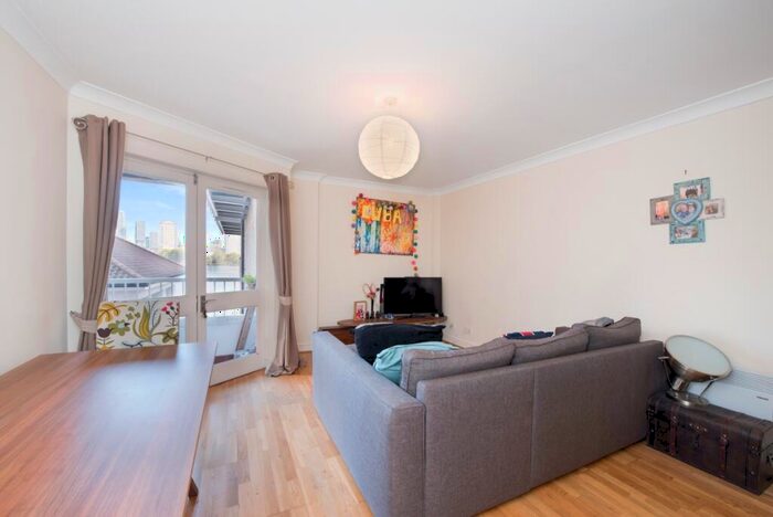 2 Bedroom Flat To Rent In New Caledonian Wharf, London, SE16