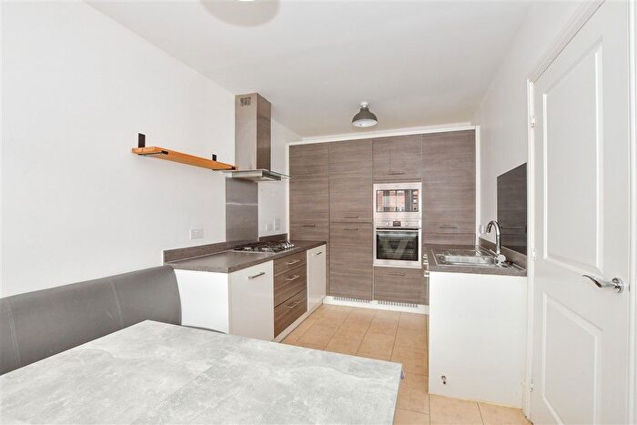 4 Bedroom End Terrace House For Sale In Eccles Close, Aylesford, Kent, ME20