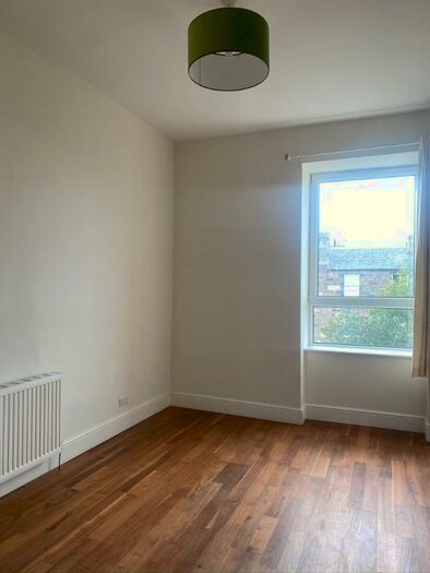 1 Bedroom Flat To Rent In South Lorne Place, Leith, Edinburgh, EH6