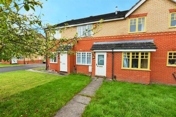 2 Bedroom Town House To Rent In Morehall Close, York, YO30