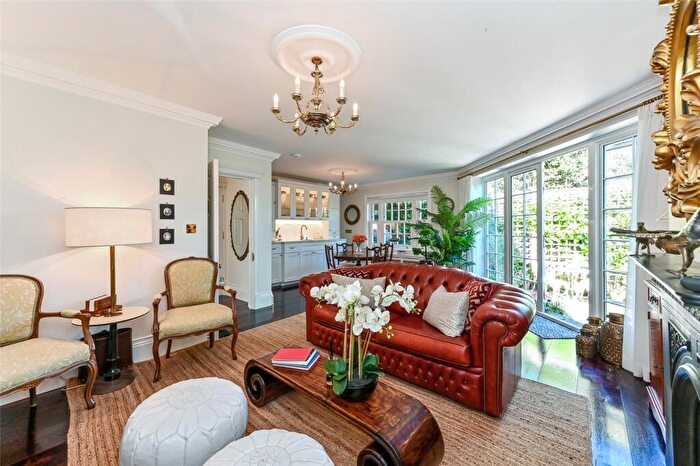 5 Bedroom Detached House For Sale In King Street, Arundel, West Sussex, BN18