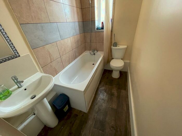 1 Bedroom Flat To Rent In Waterloo Road, Smethwick, West Midlands, B66