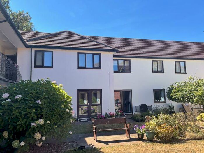 1 Bedroom Flat To Rent In Temple Gardens, Sidmouth, EX10