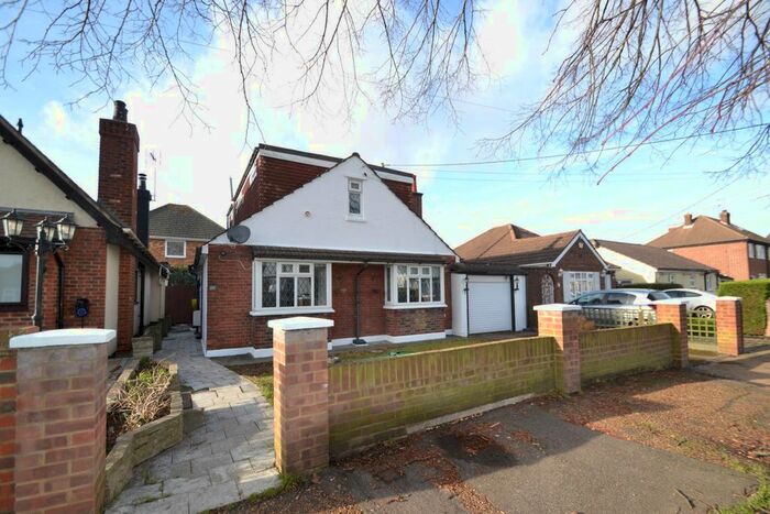4 Bedroom Detached House To Rent In Goffs Road, Ashford, TW15