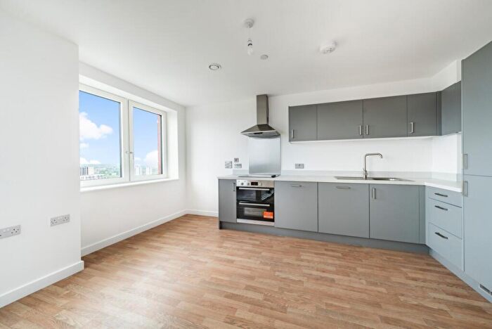 1 Bedroom Flat To Rent In St Pauls Road, Barking, London, IG11