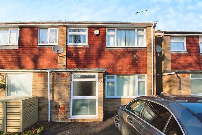 3 Bedroom Terraced House For Sale In Parkview Chase, Burnham, SL1