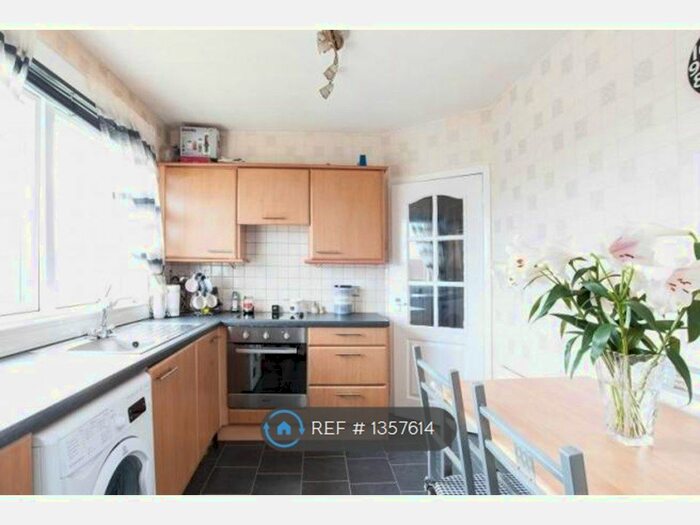 2 Bedroom Flat To Rent In Grangemouth, Falkirk, FK3