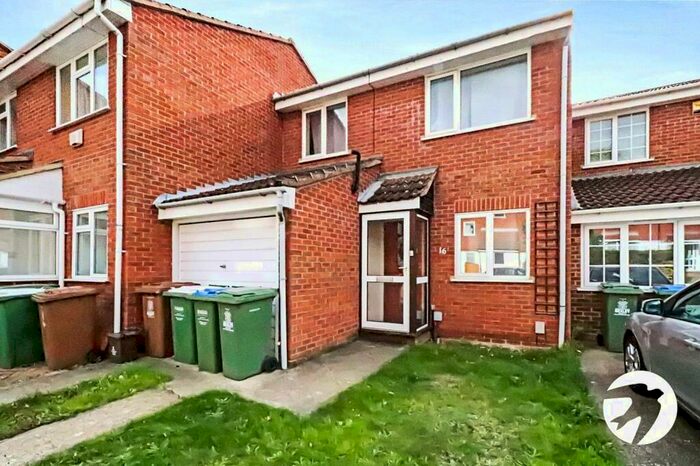 3 Bedroom House To Rent In Heathdene Drive, Belvedere, DA17