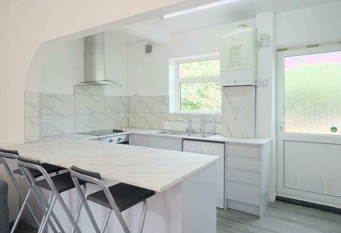 4 Bedroom Detached House To Rent In Colbourne Avenue, Brighton, BN2