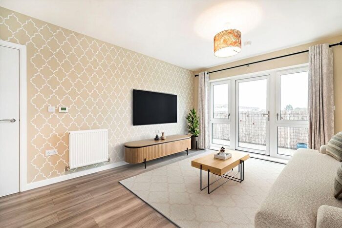 2 Bedroom Flat For Sale In Springfield Drive, Tooting Bec, SW17